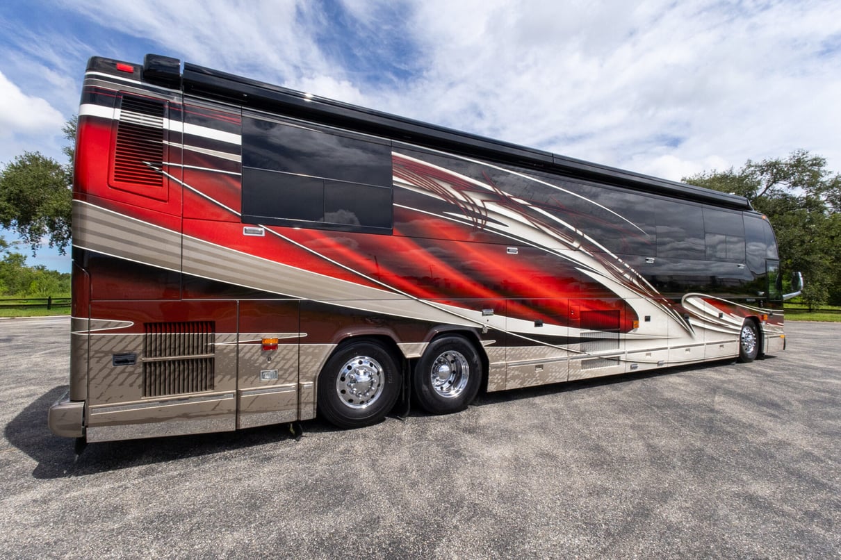 2005 PREVOST LIBERTY H3 45 gallery image-4