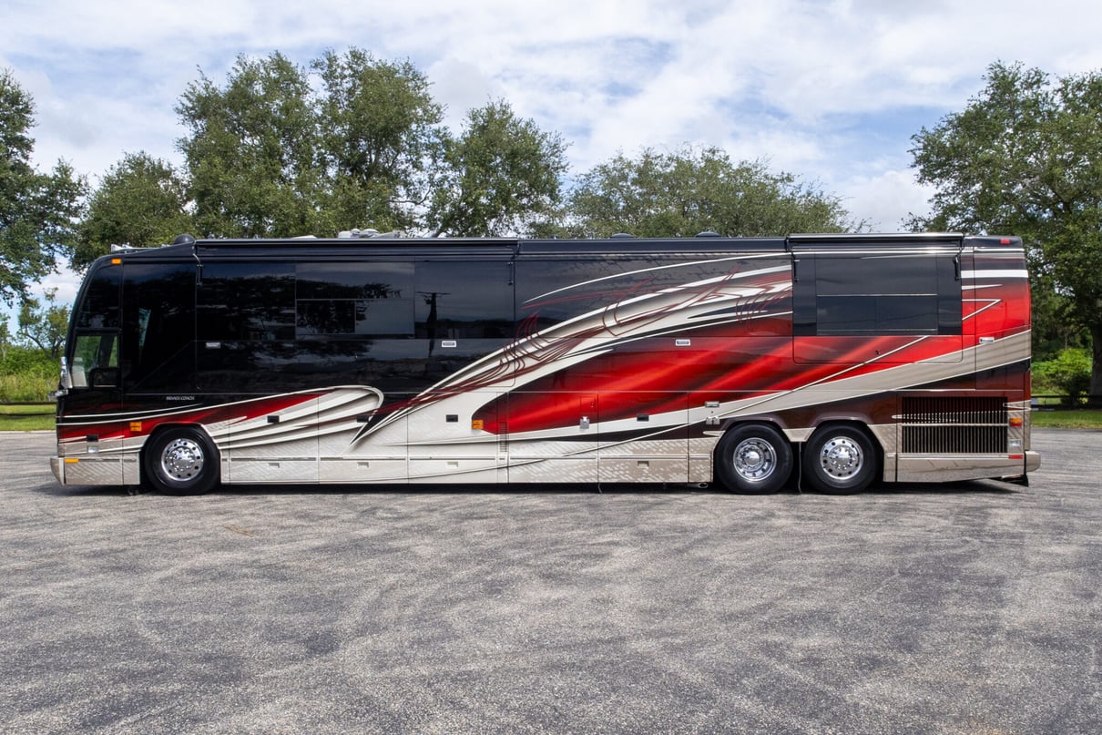 2005 PREVOST LIBERTY H3 45 gallery image-9