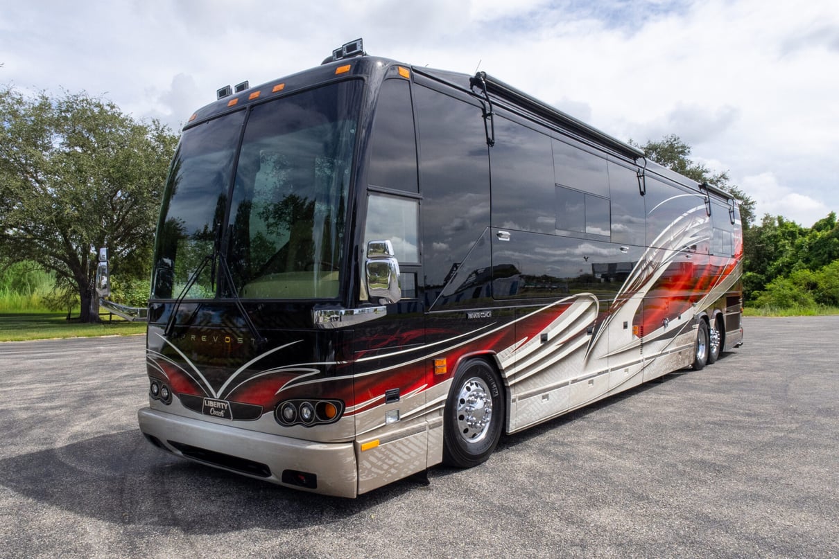 2005 PREVOST LIBERTY H3 45 gallery image-11