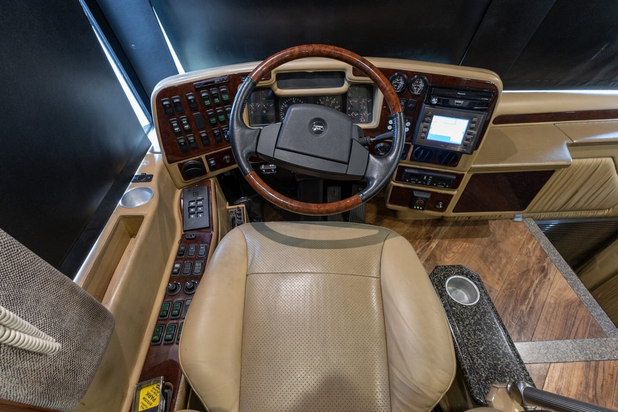 2005 PREVOST LIBERTY H3 45 gallery image-13