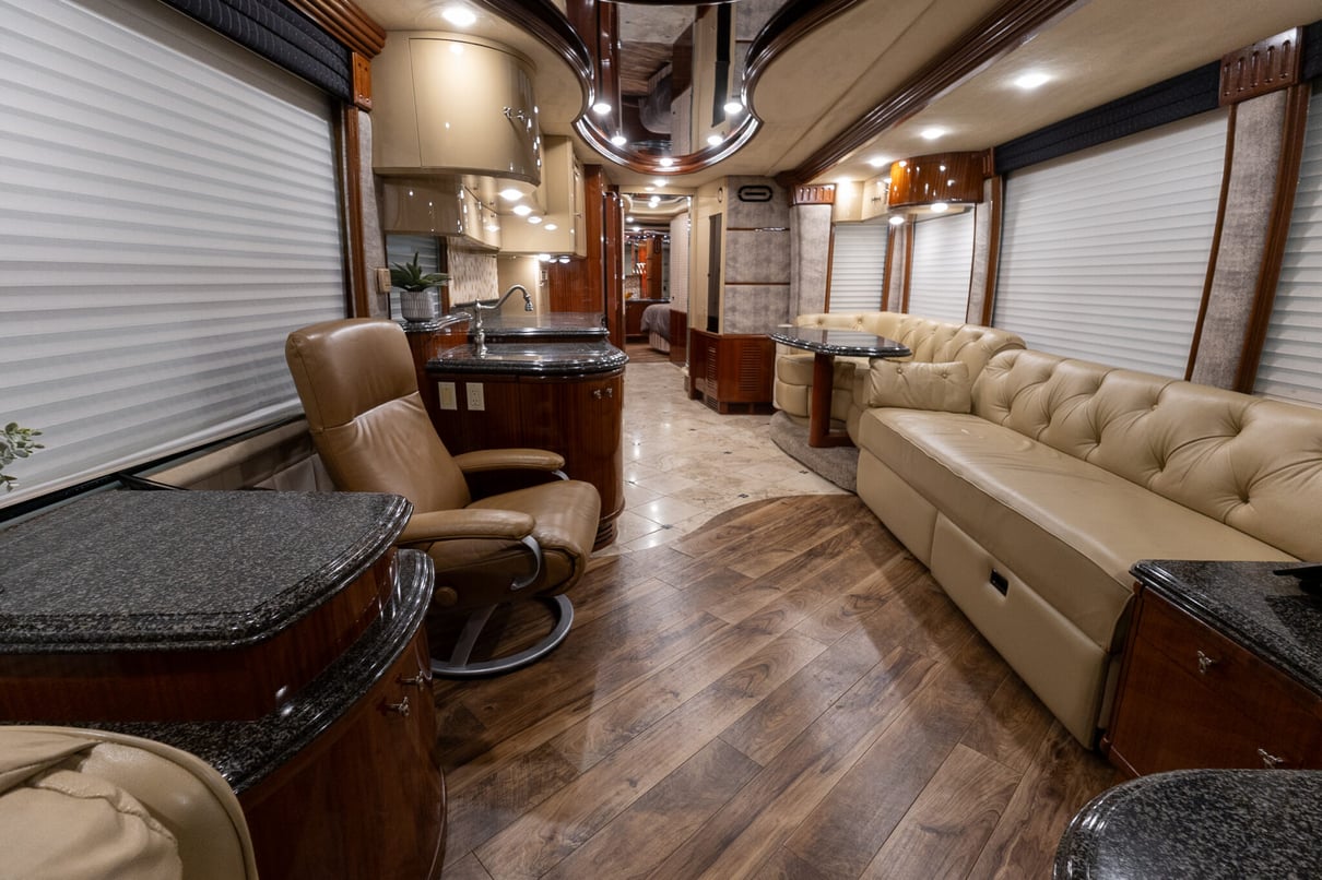 2005 PREVOST LIBERTY H3 45 gallery image-14