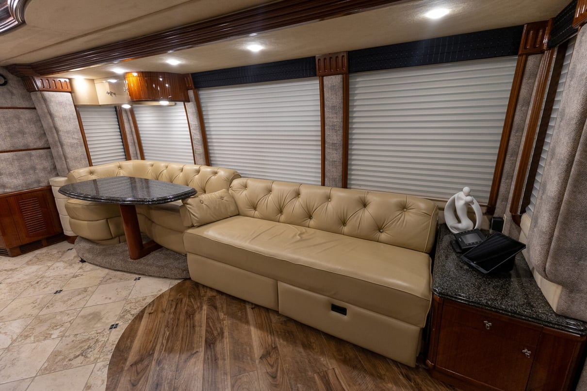 2005 PREVOST LIBERTY H3 45 gallery image-15