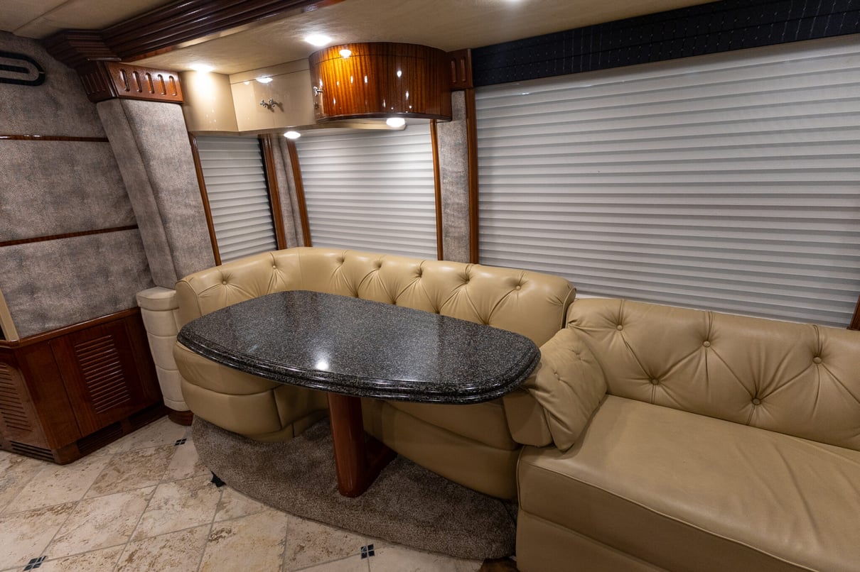 2005 PREVOST LIBERTY H3 45 gallery image-16