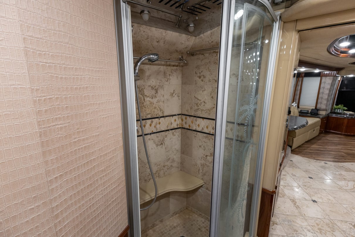 2005 PREVOST LIBERTY H3 45 gallery image-22