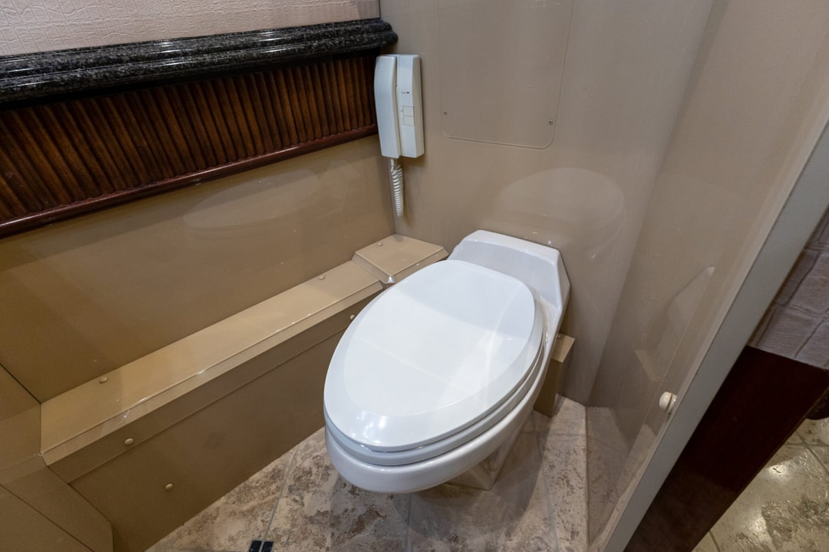 2005 PREVOST LIBERTY H3 45 gallery image-24