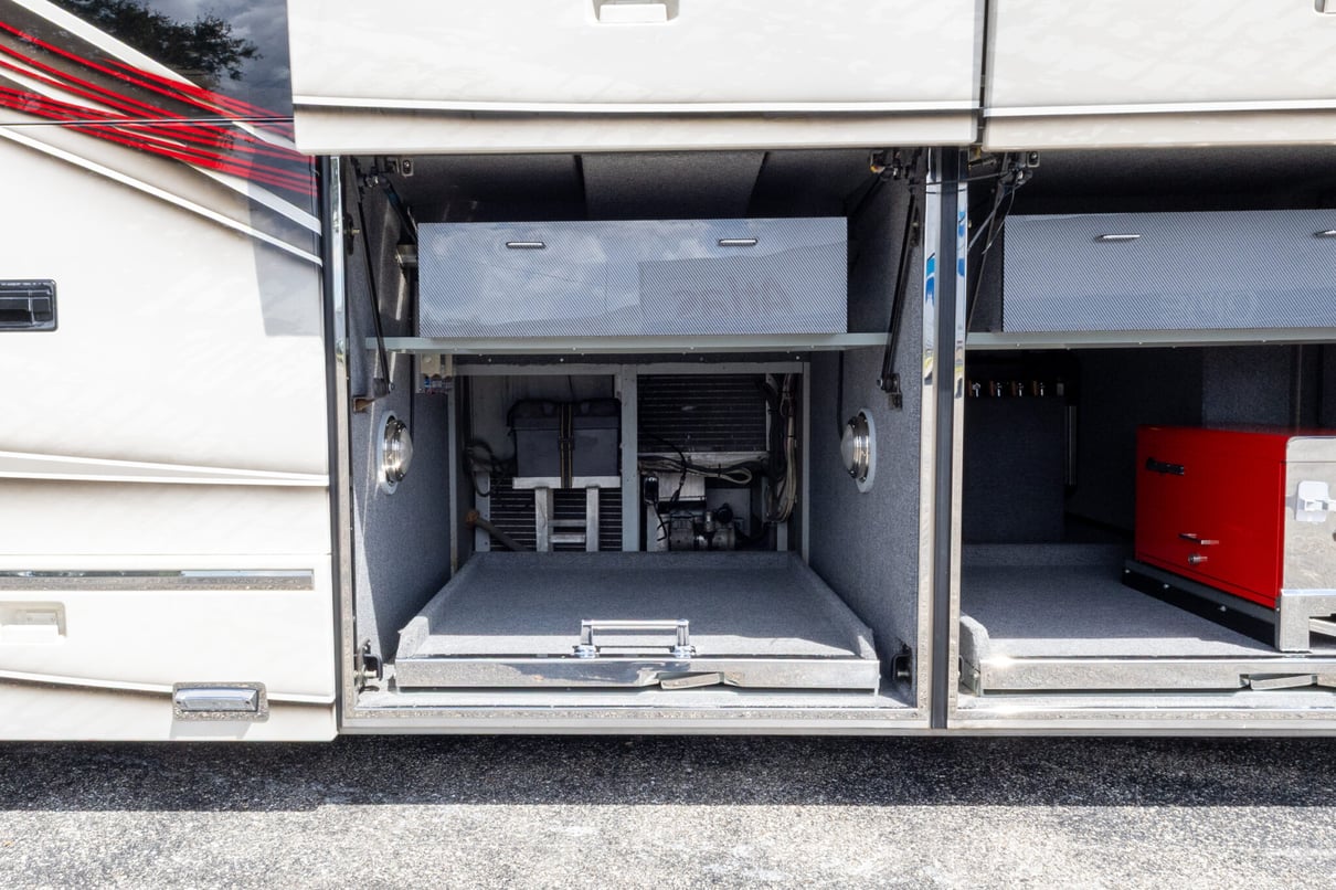 2005 PREVOST LIBERTY H3 45 gallery image-35