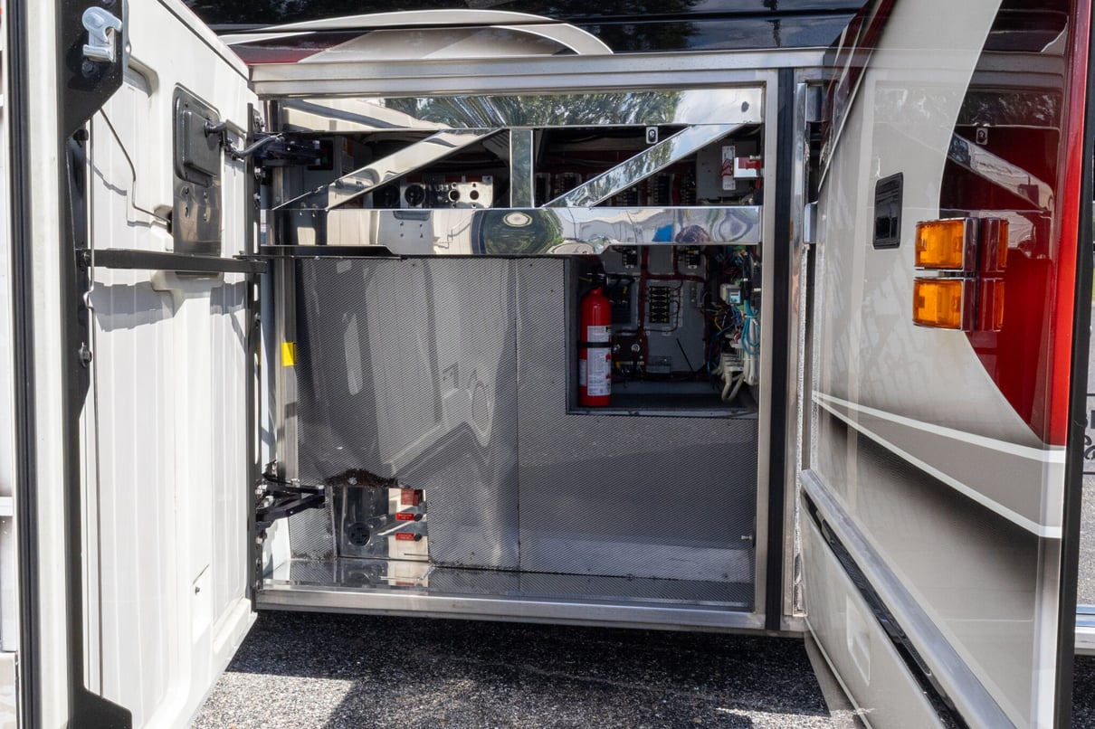 2005 PREVOST LIBERTY H3 45 gallery image-39