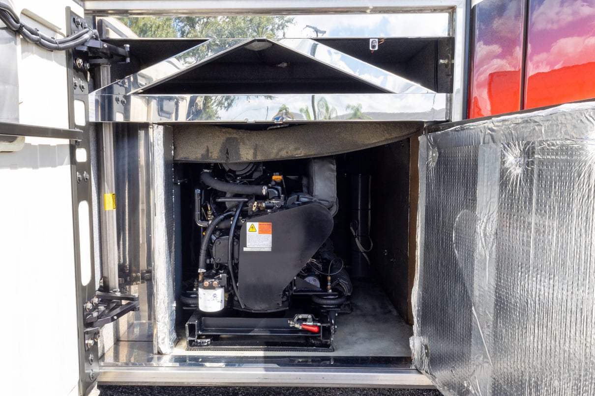 2005 PREVOST LIBERTY H3 45 gallery image-41