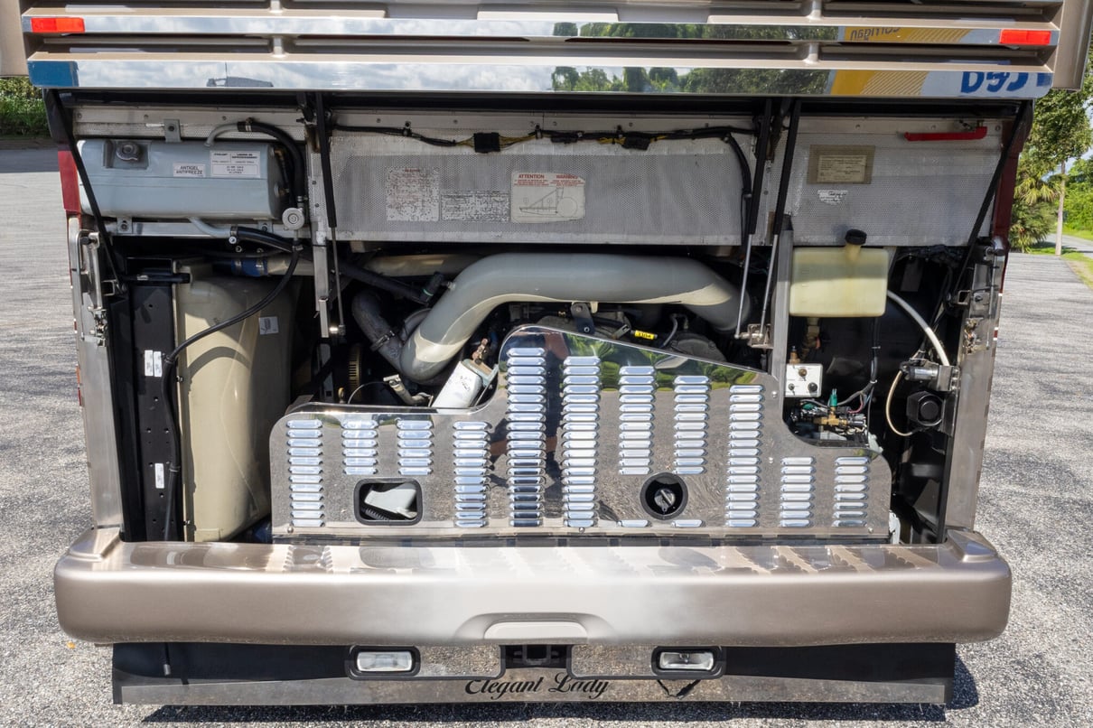 2005 PREVOST LIBERTY H3 45 gallery image-44