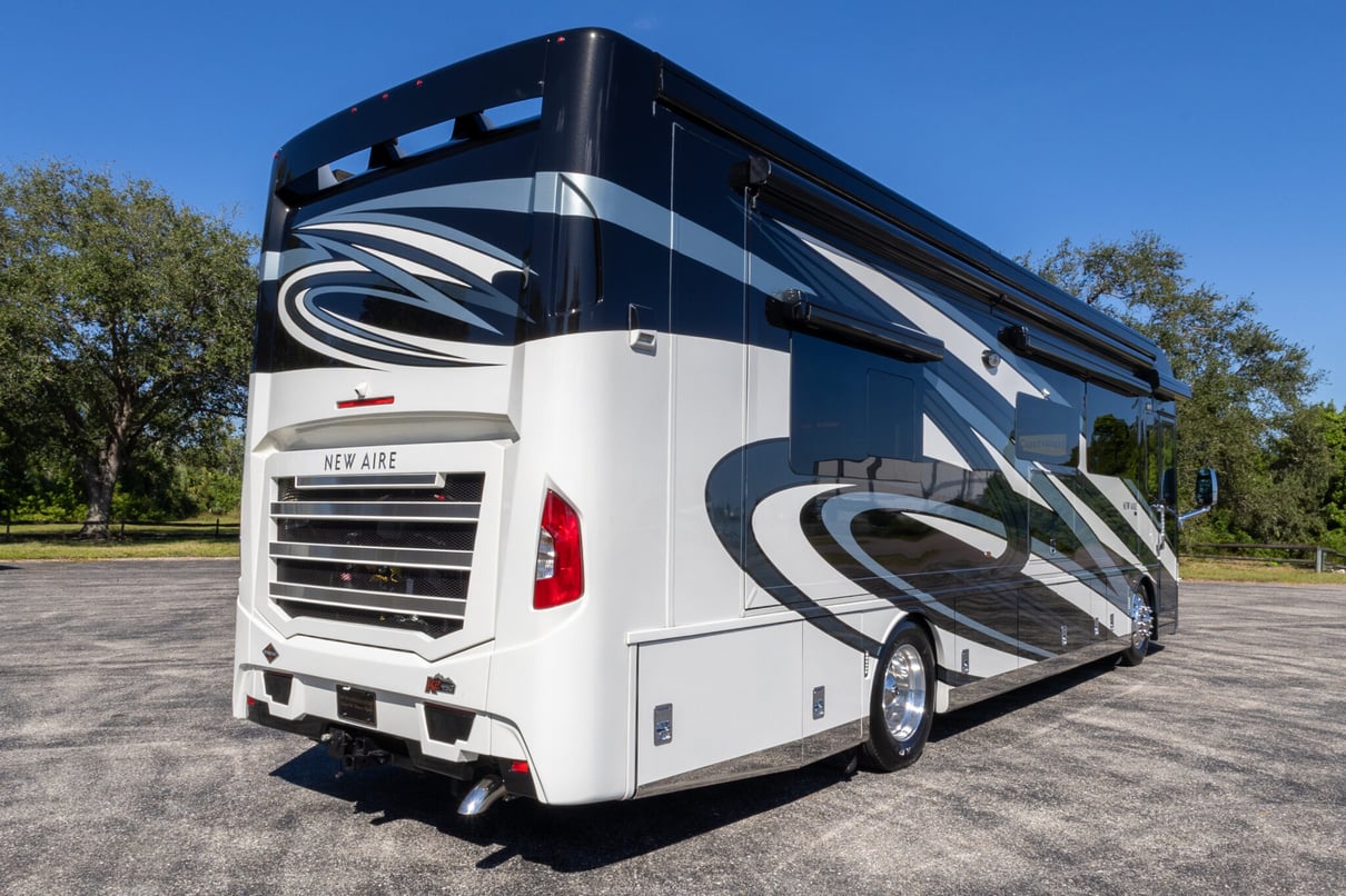 2022 Newmar New Aire 3543 gallery image-5