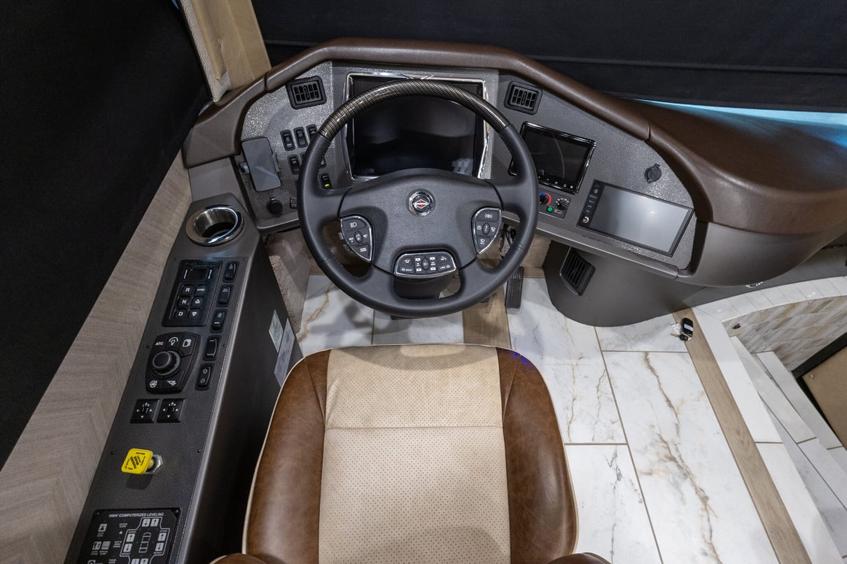 2025 Foretravel Realm Presidential LV2 gallery image-13