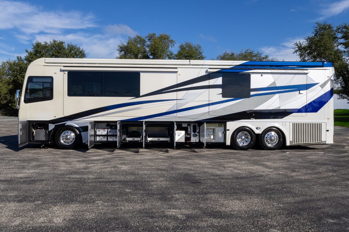 2025 Foretravel Realm Presidential LV2 gallery image-33