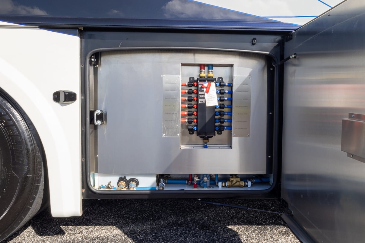 2025 Foretravel Realm Presidential LV2 gallery image-34