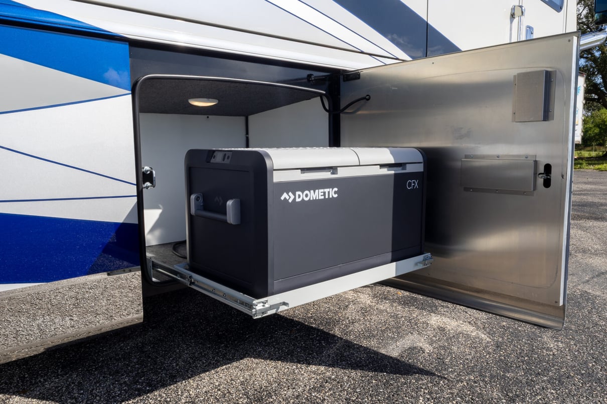 2025 Foretravel Realm Presidential LV2 gallery image-38