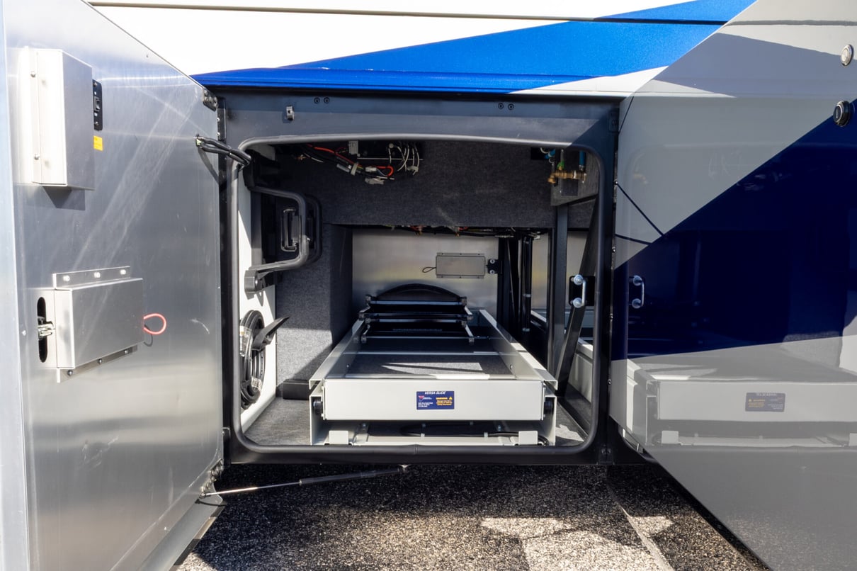 2025 Foretravel Realm Presidential LV2 gallery image-42