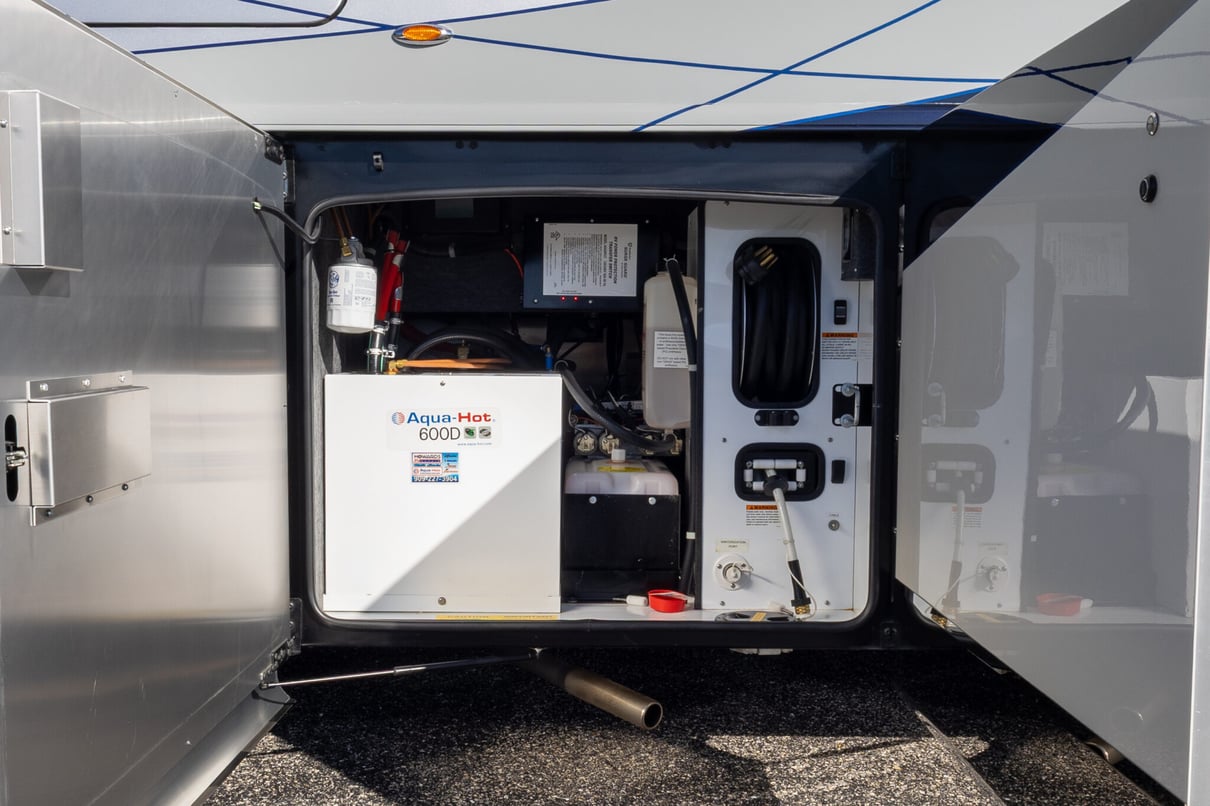 2025 Foretravel Realm Presidential LV2 gallery image-44