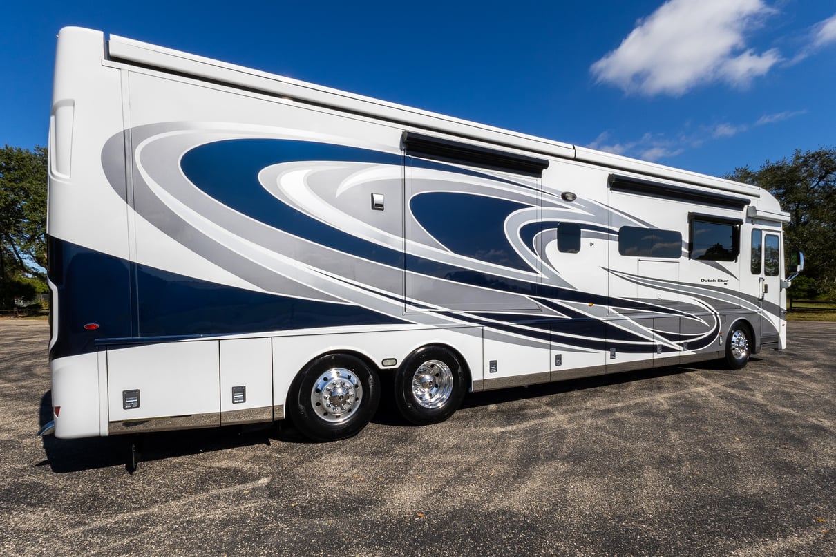 2022 Newmar Dutch Star 4369 gallery image-4