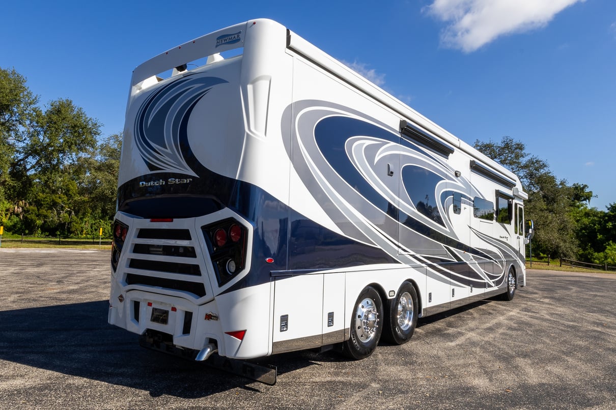 2022 Newmar Dutch Star 4369 gallery image-5