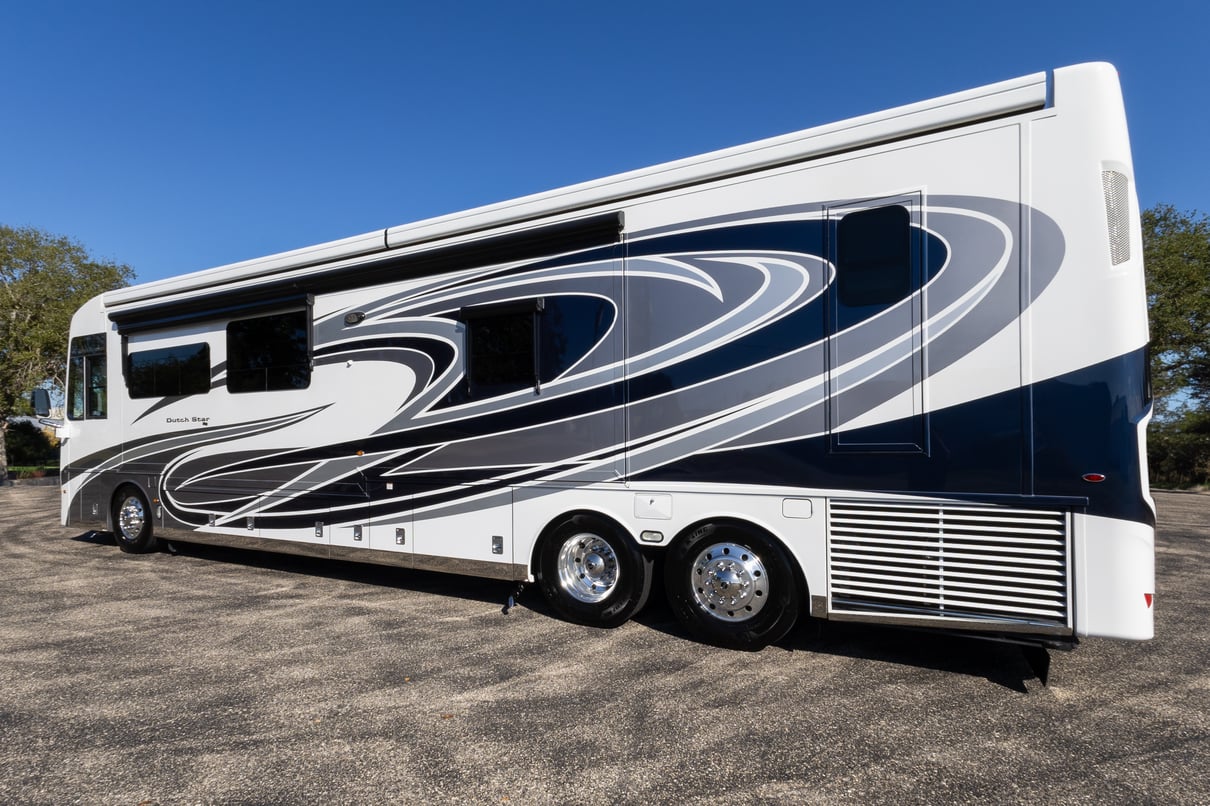 2022 Newmar Dutch Star 4369 gallery image-8