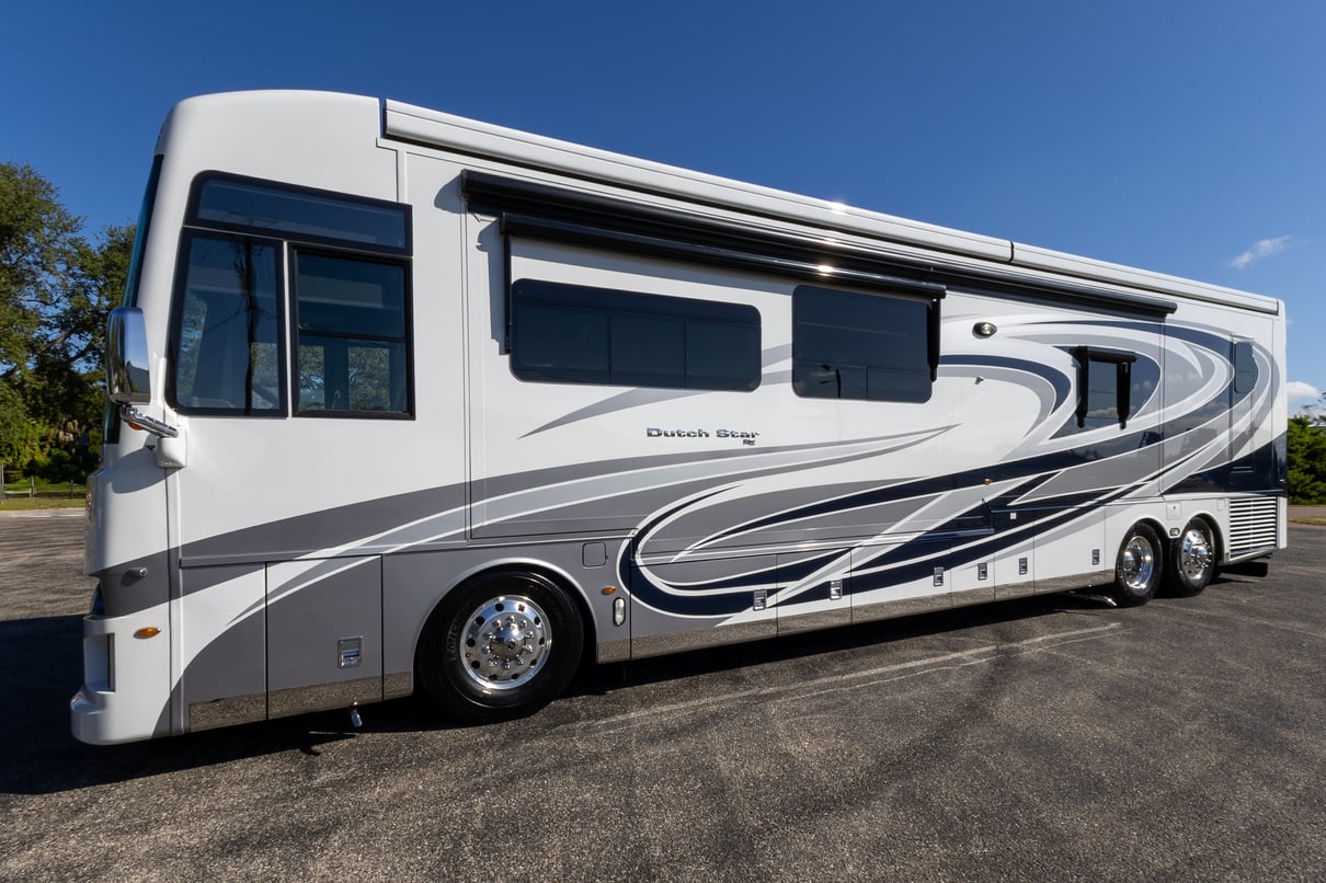 2022 Newmar Dutch Star 4369 gallery image-10