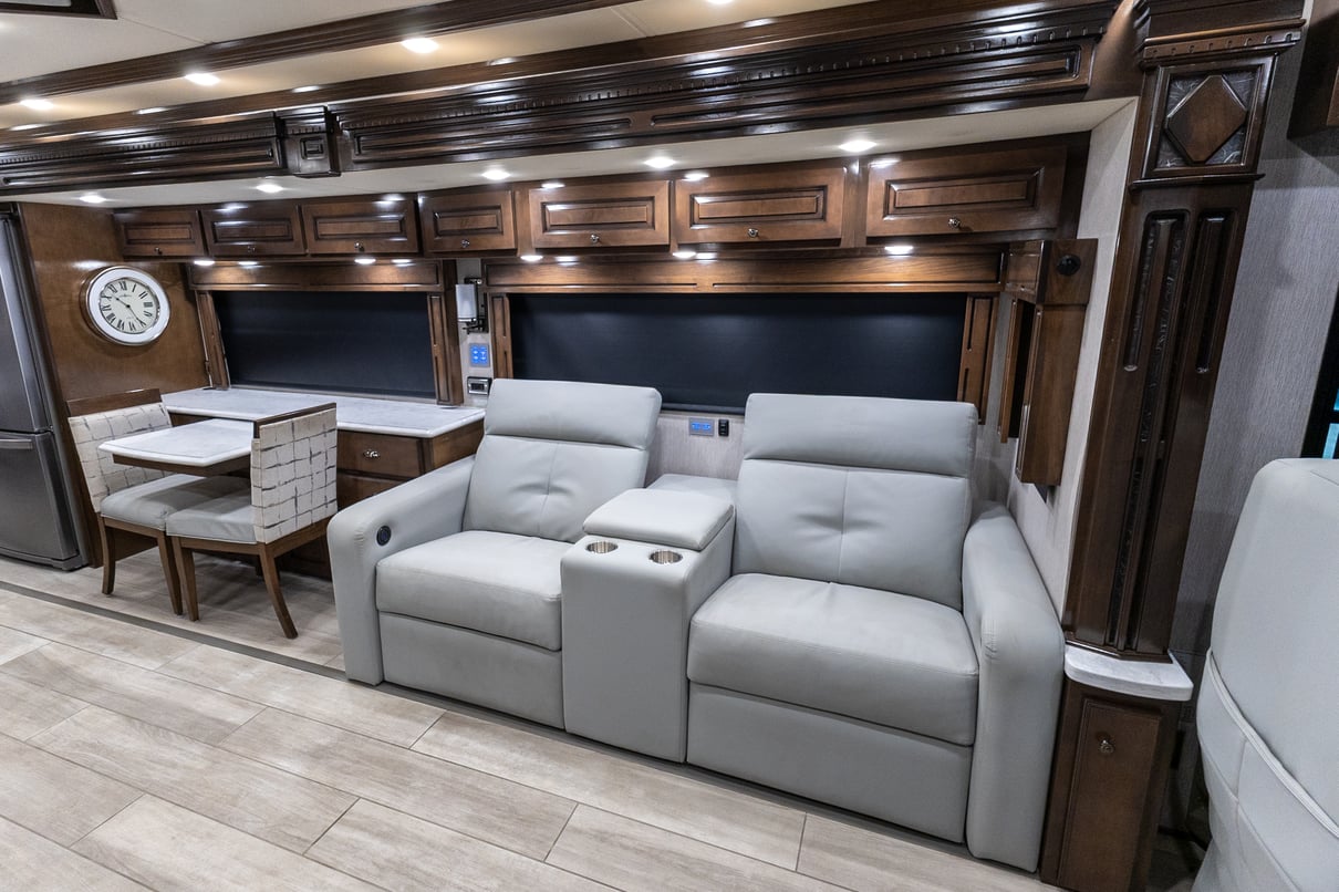 2022 Newmar Dutch Star 4369 gallery image-15