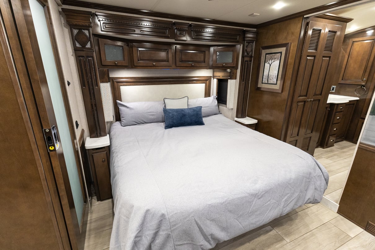 2022 Newmar Dutch Star 4369 gallery image-24