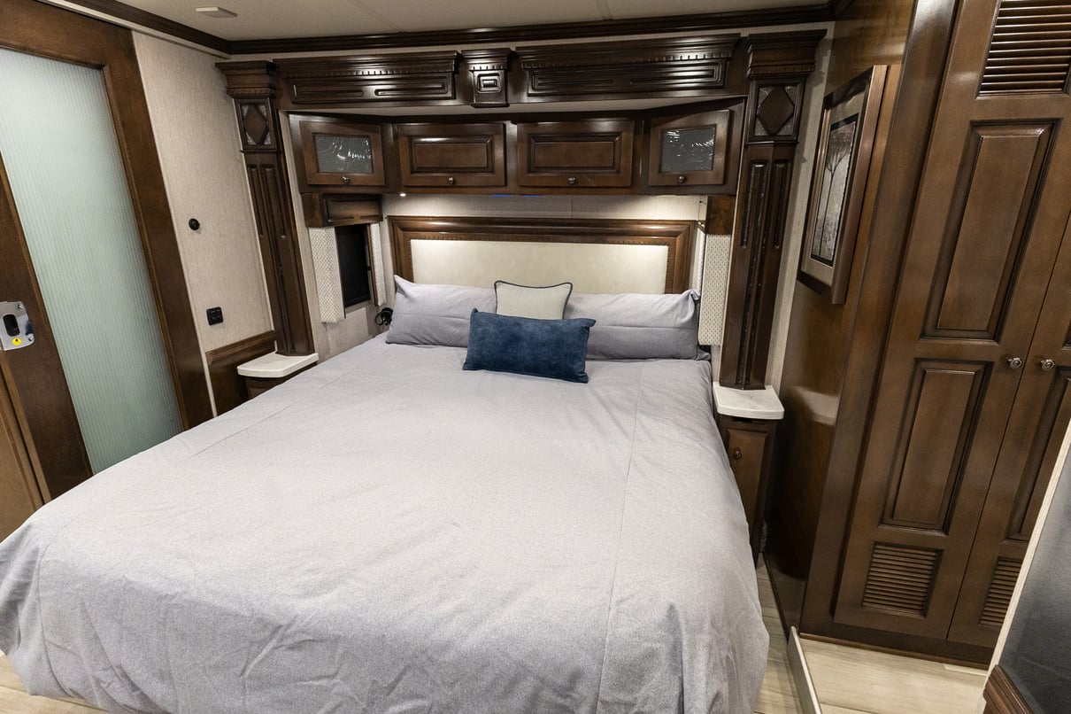 2022 Newmar Dutch Star 4369 gallery image-26