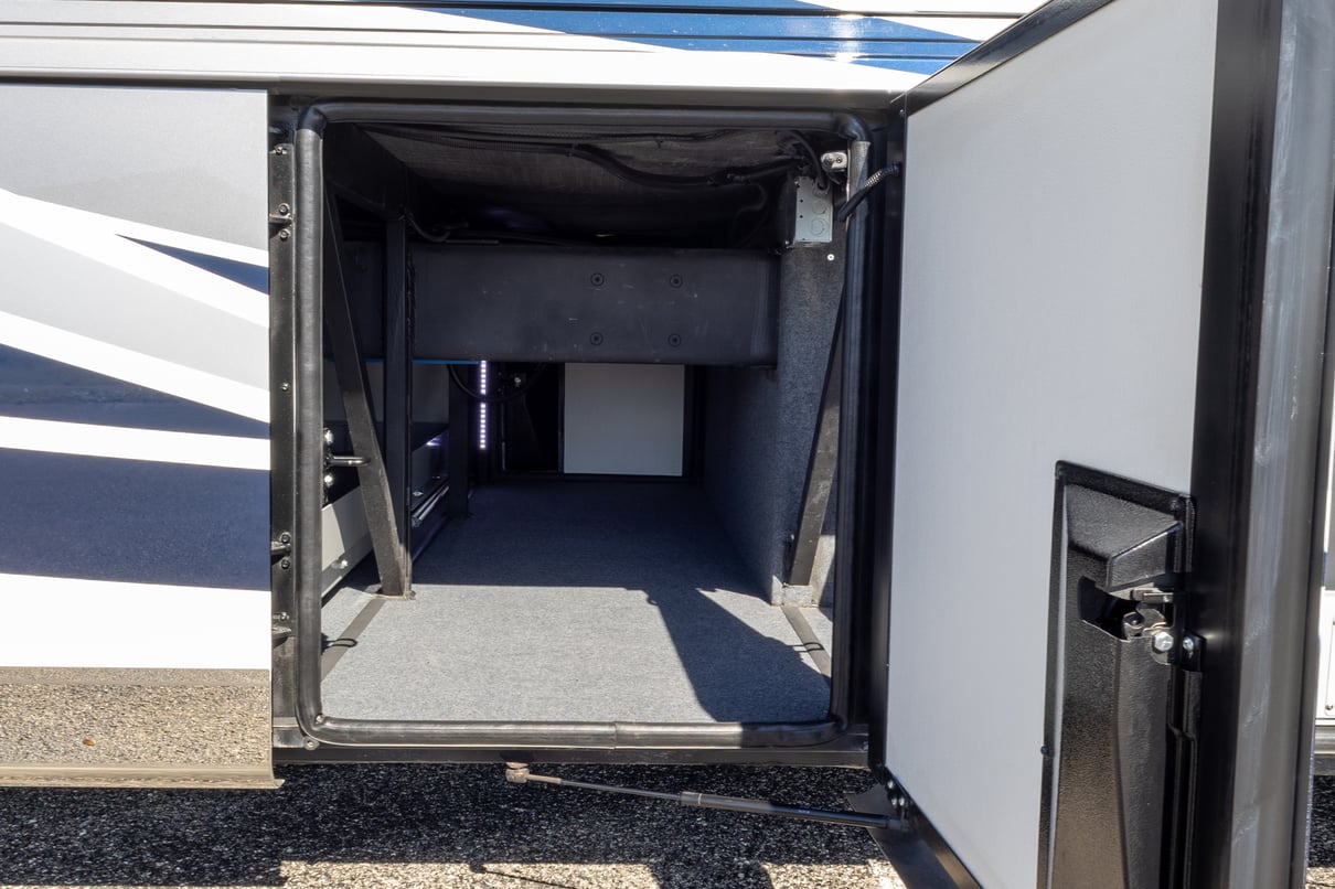 2022 Newmar Dutch Star 4369 gallery image-39