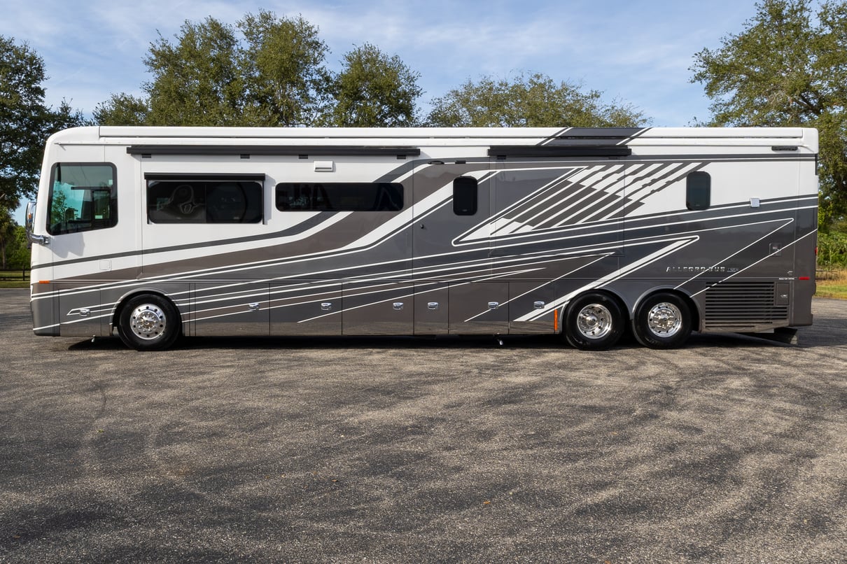 2024 Tiffin Allegro Bus 45 OPP gallery image-9