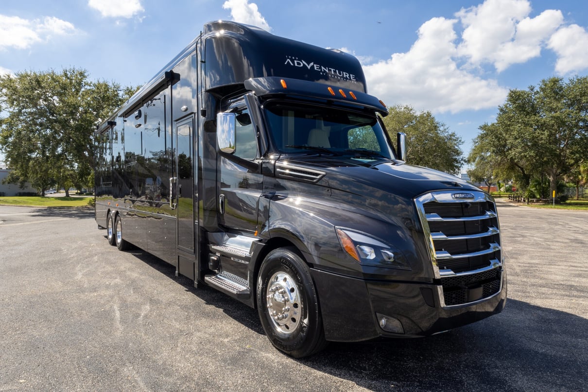 2026 SHOWHAULER ADVENTURE A4501 gallery image-1