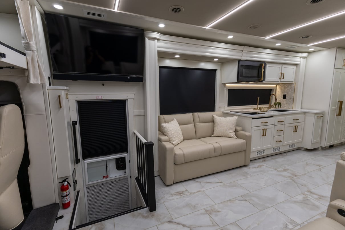 2026 SHOWHAULER ADVENTURE A4501 gallery image-17