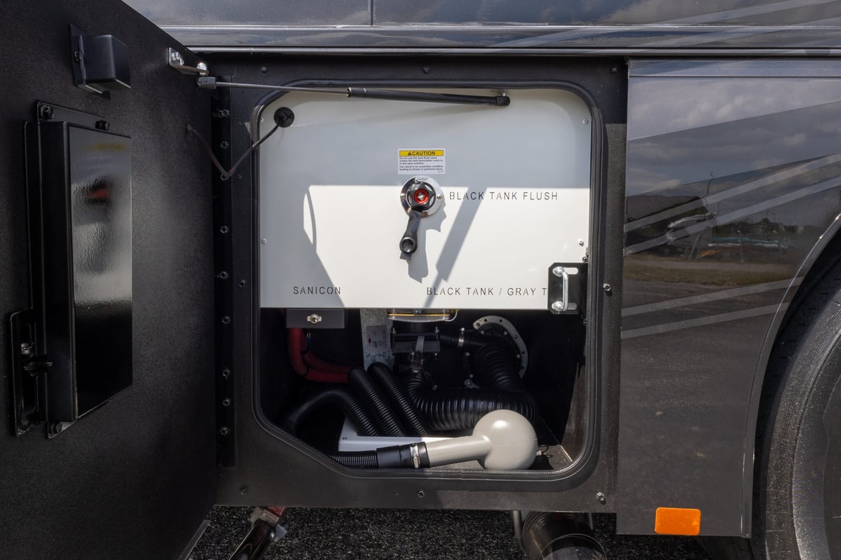 2026 SHOWHAULER ADVENTURE A4501 gallery image-45