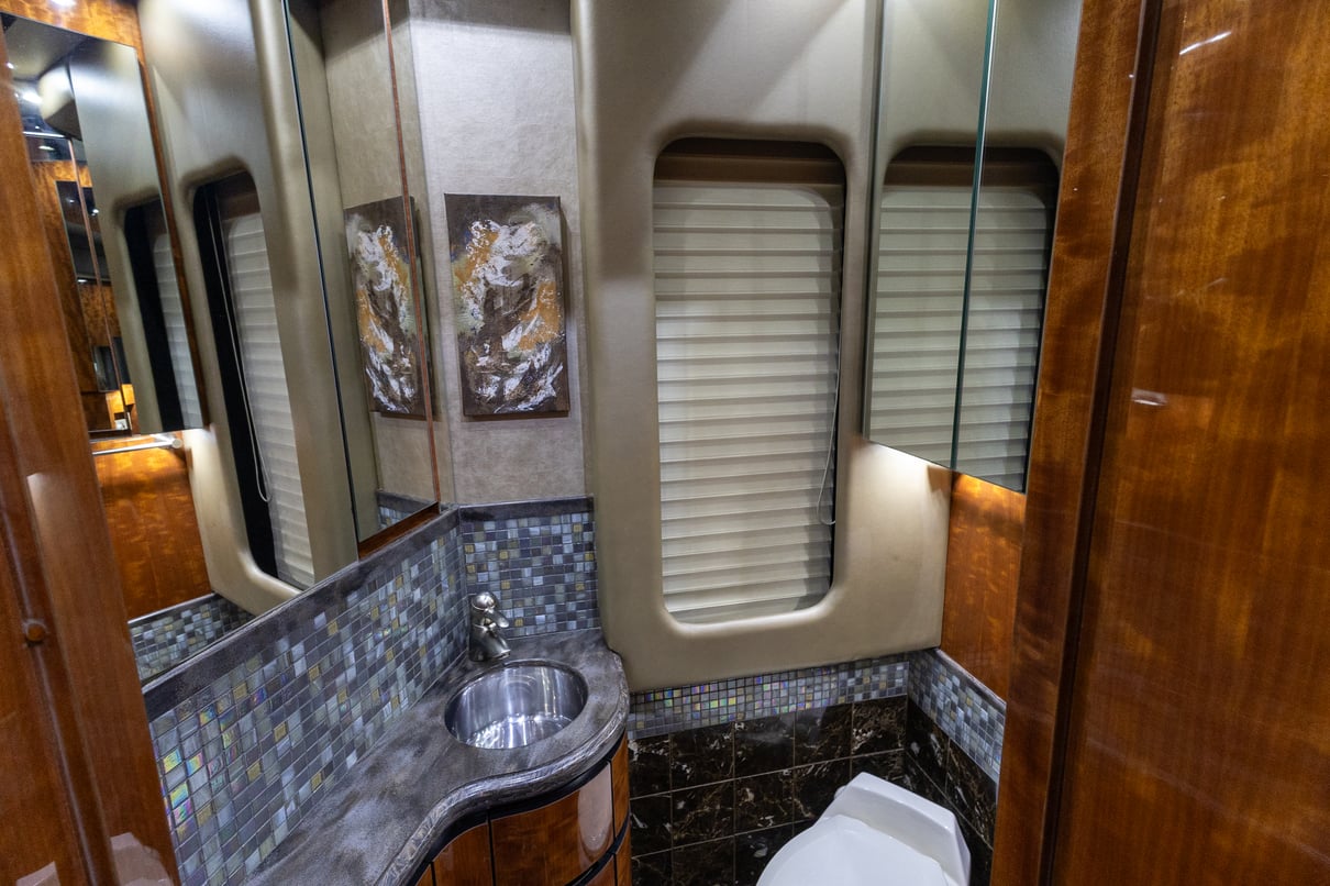 2012 Newell P2000i gallery image-22