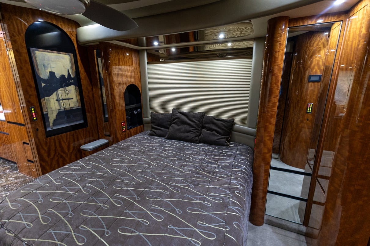 2012 Newell P2000i gallery image-24