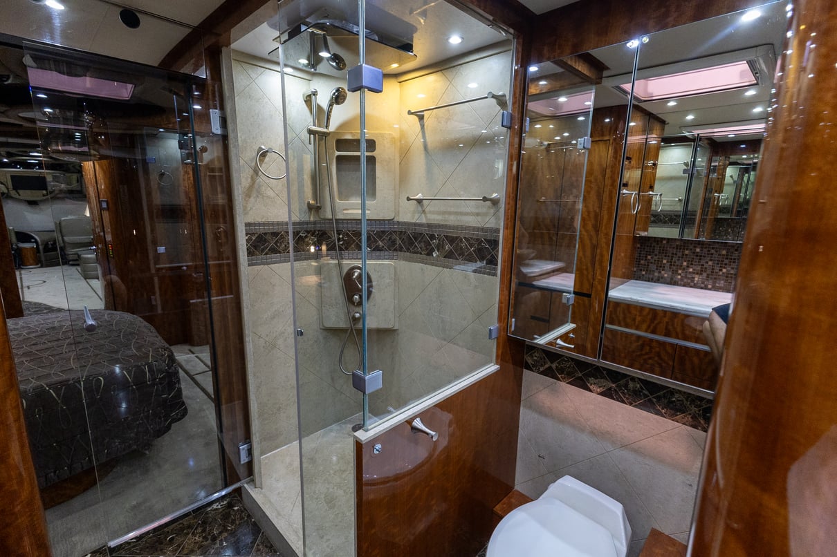 2012 Newell P2000i gallery image-29