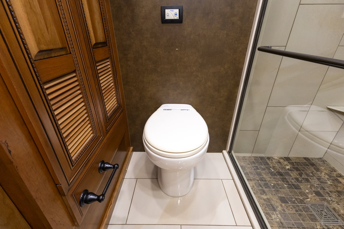 2015 Entegra Cornerstone 45B gallery image-30