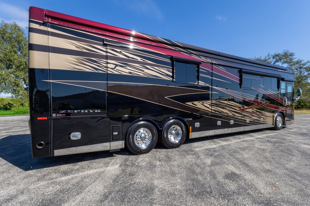 2022 Tiffin Zephyr 45 PZ