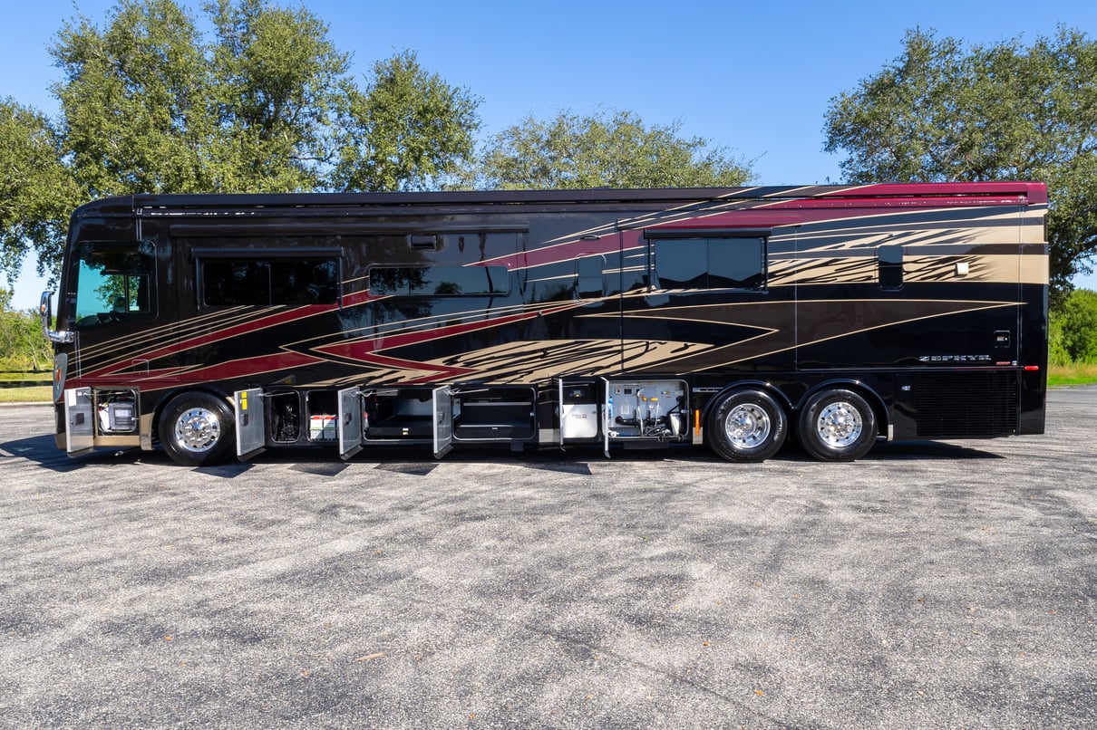 2022 Tiffin Zephyr 45 PZ gallery image-34