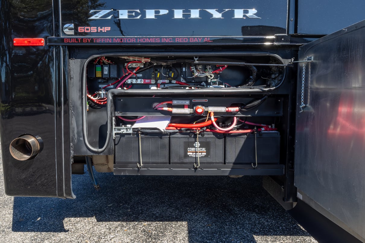 2022 Tiffin Zephyr 45 PZ gallery image-35