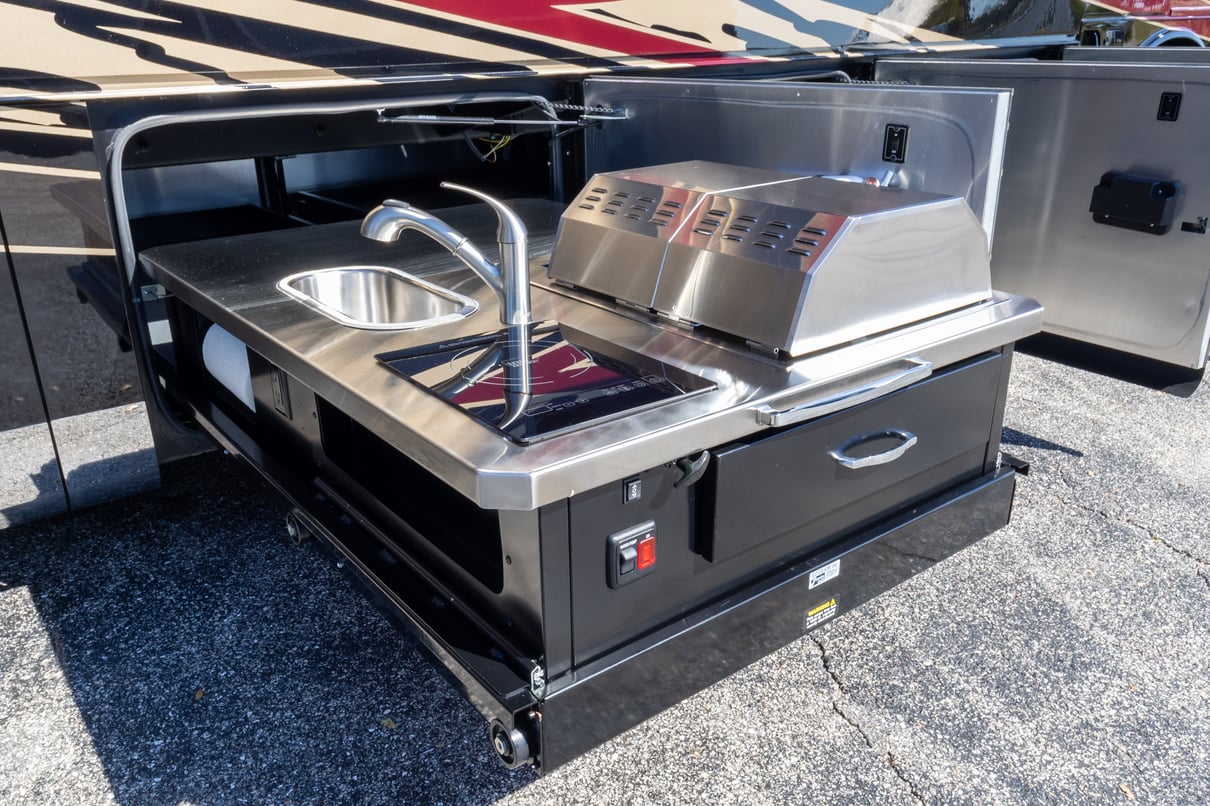 2022 Tiffin Zephyr 45 PZ gallery image-39