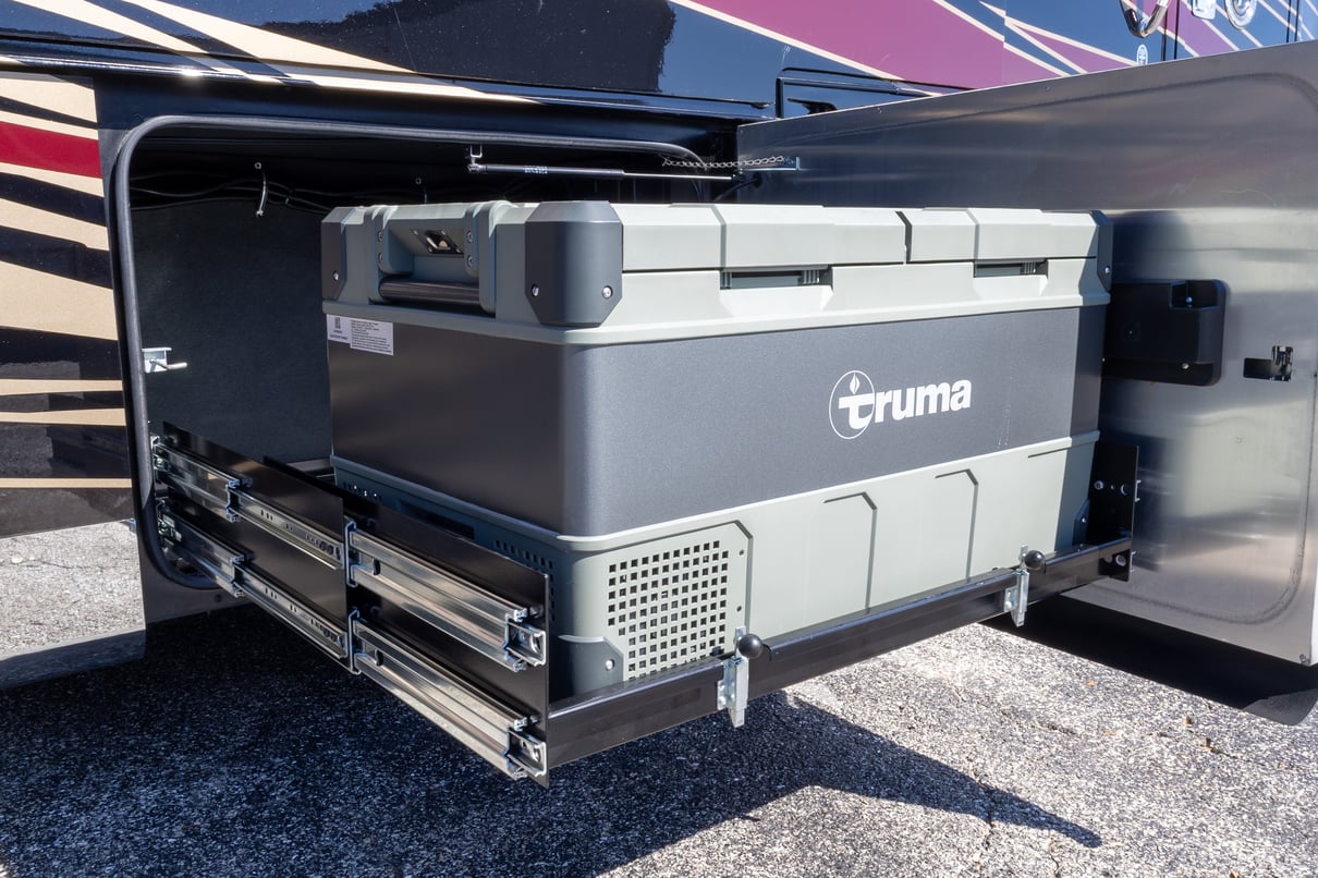 2022 Tiffin Zephyr 45 PZ gallery image-41