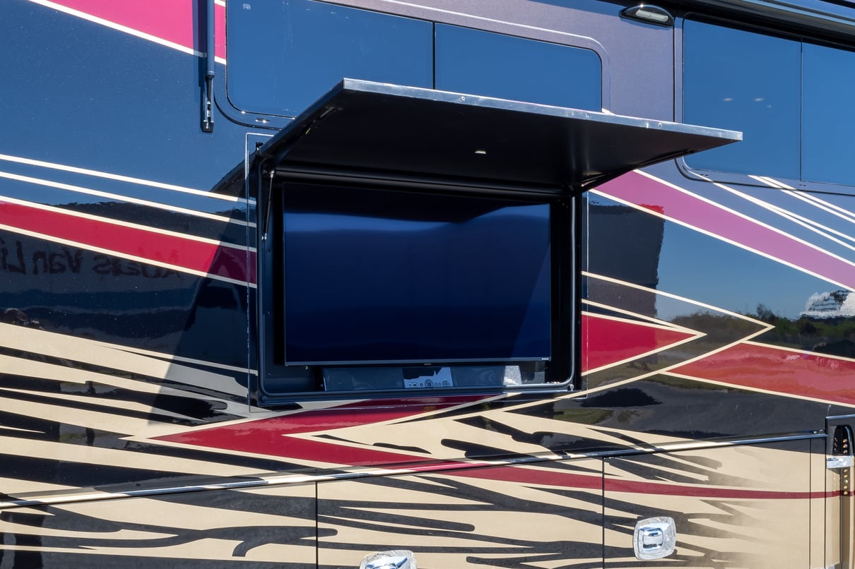 2022 Tiffin Zephyr 45 PZ gallery image-42