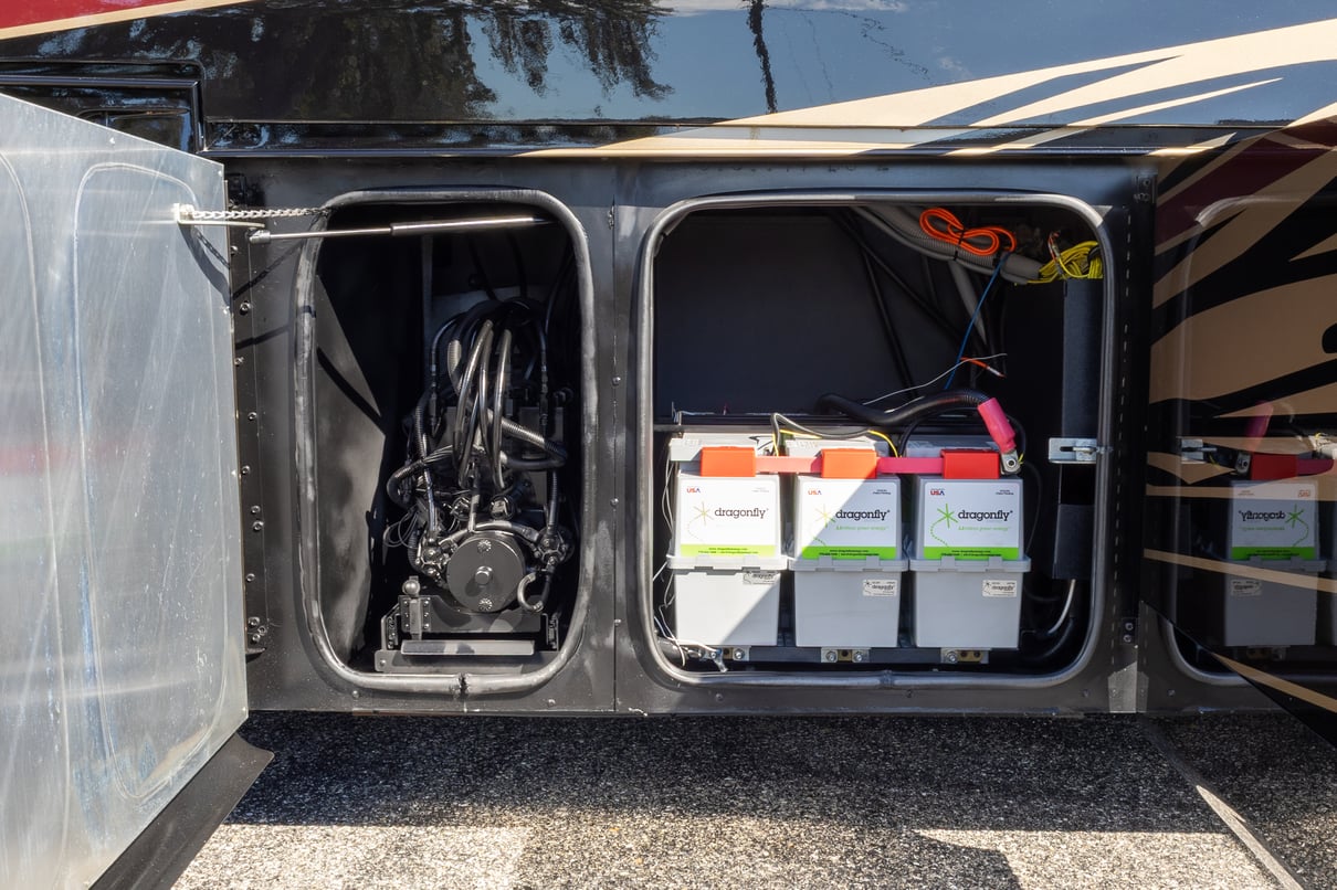 2022 Tiffin Zephyr 45 PZ gallery image-44