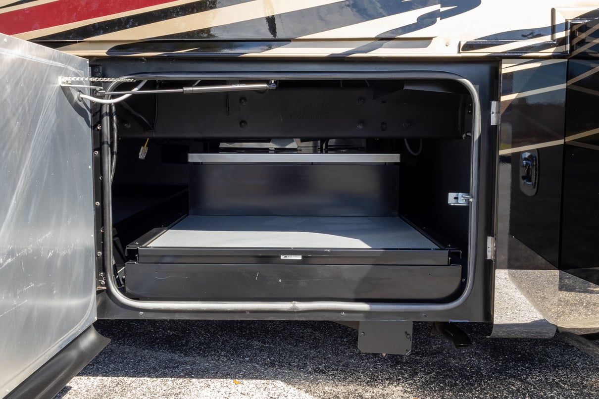 2022 Tiffin Zephyr 45 PZ gallery image-46