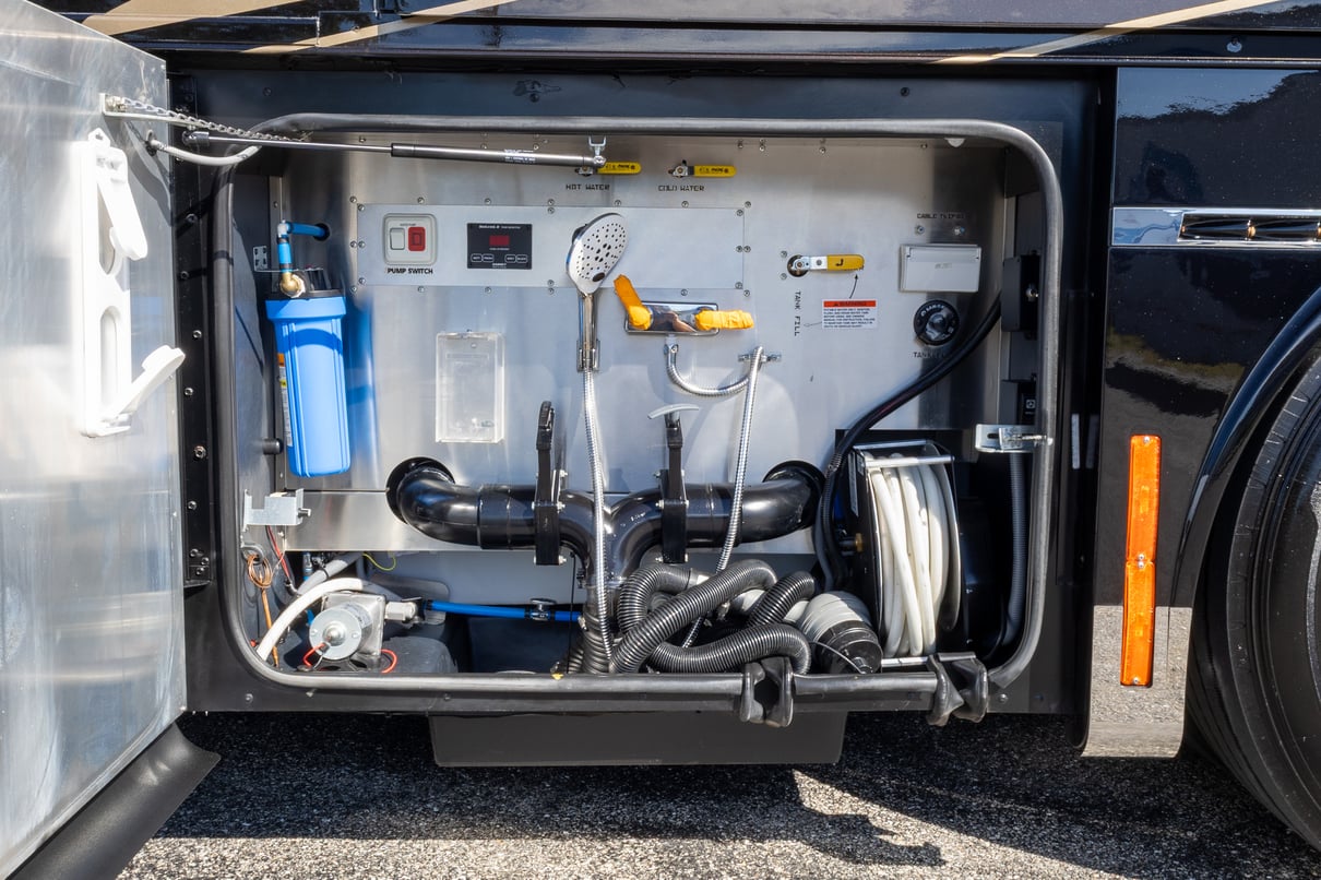 2022 Tiffin Zephyr 45 PZ gallery image-48