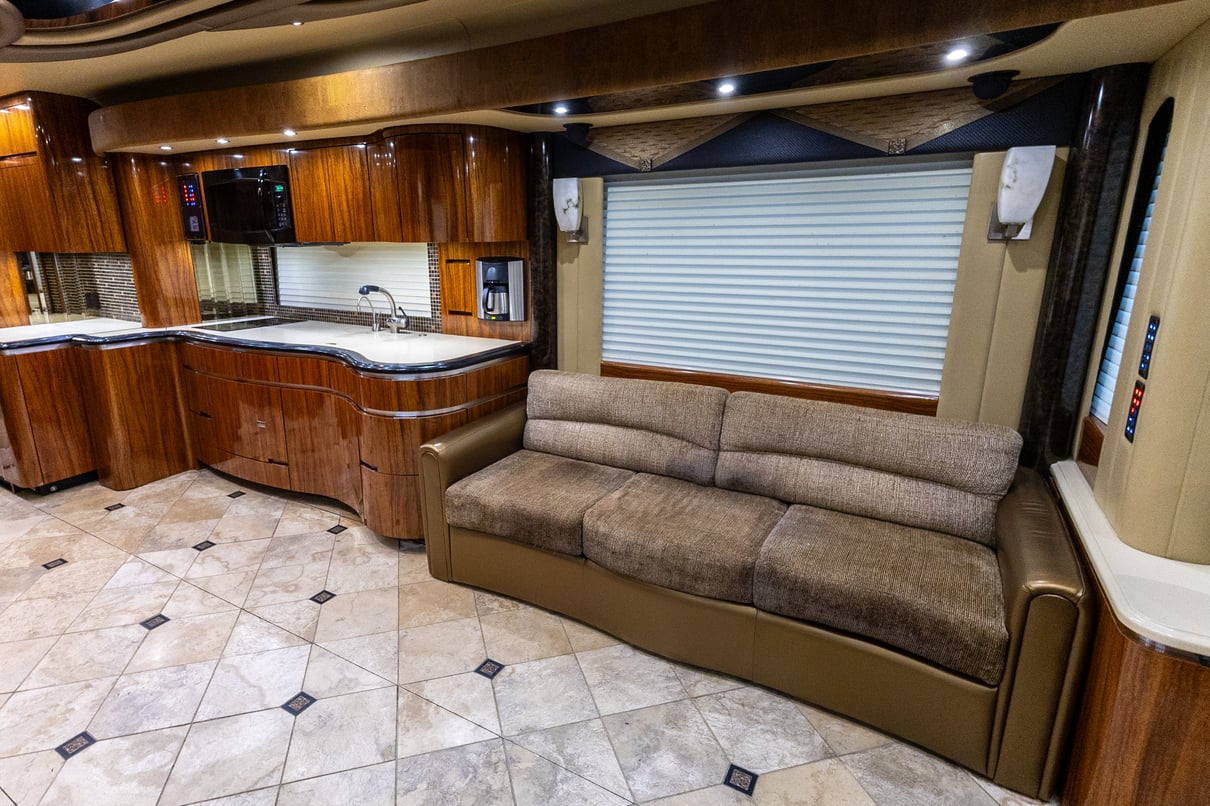 2013 Newell P2000i gallery image-17