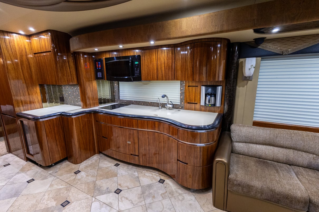 2013 Newell P2000i gallery image-18