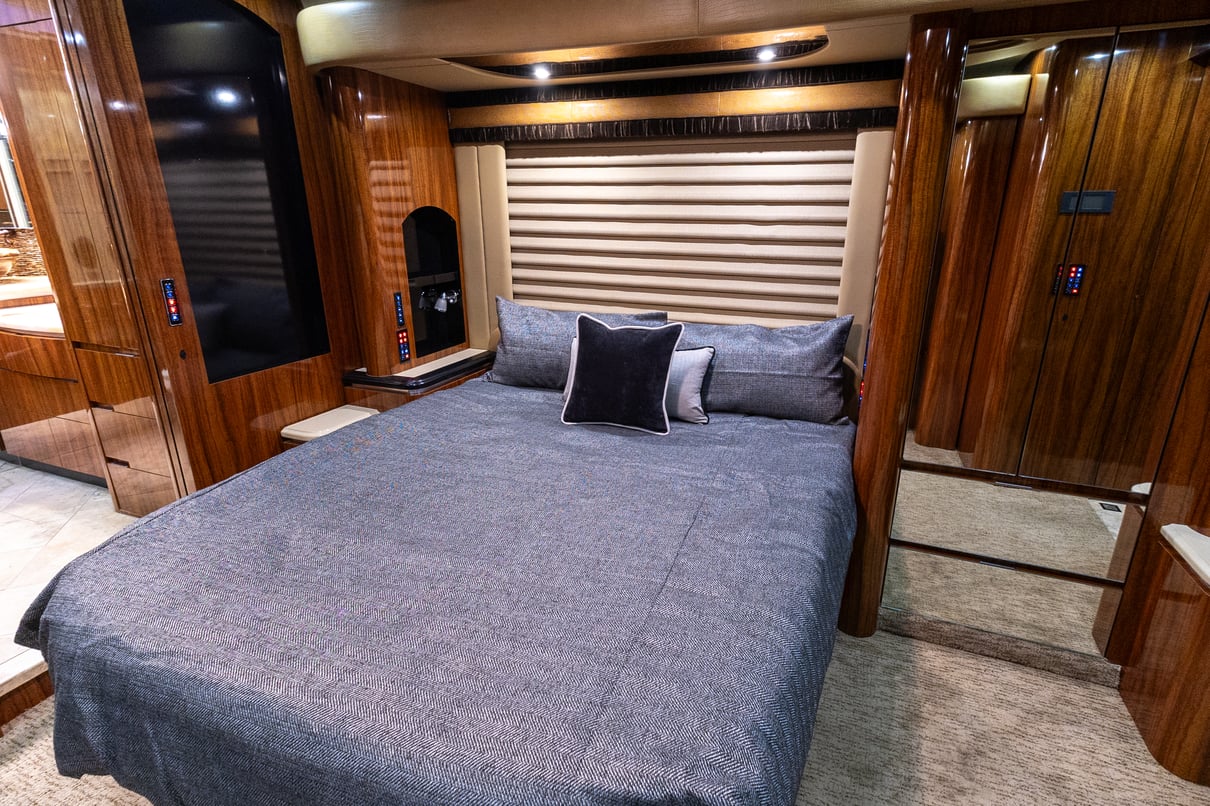 2013 Newell P2000i gallery image-24