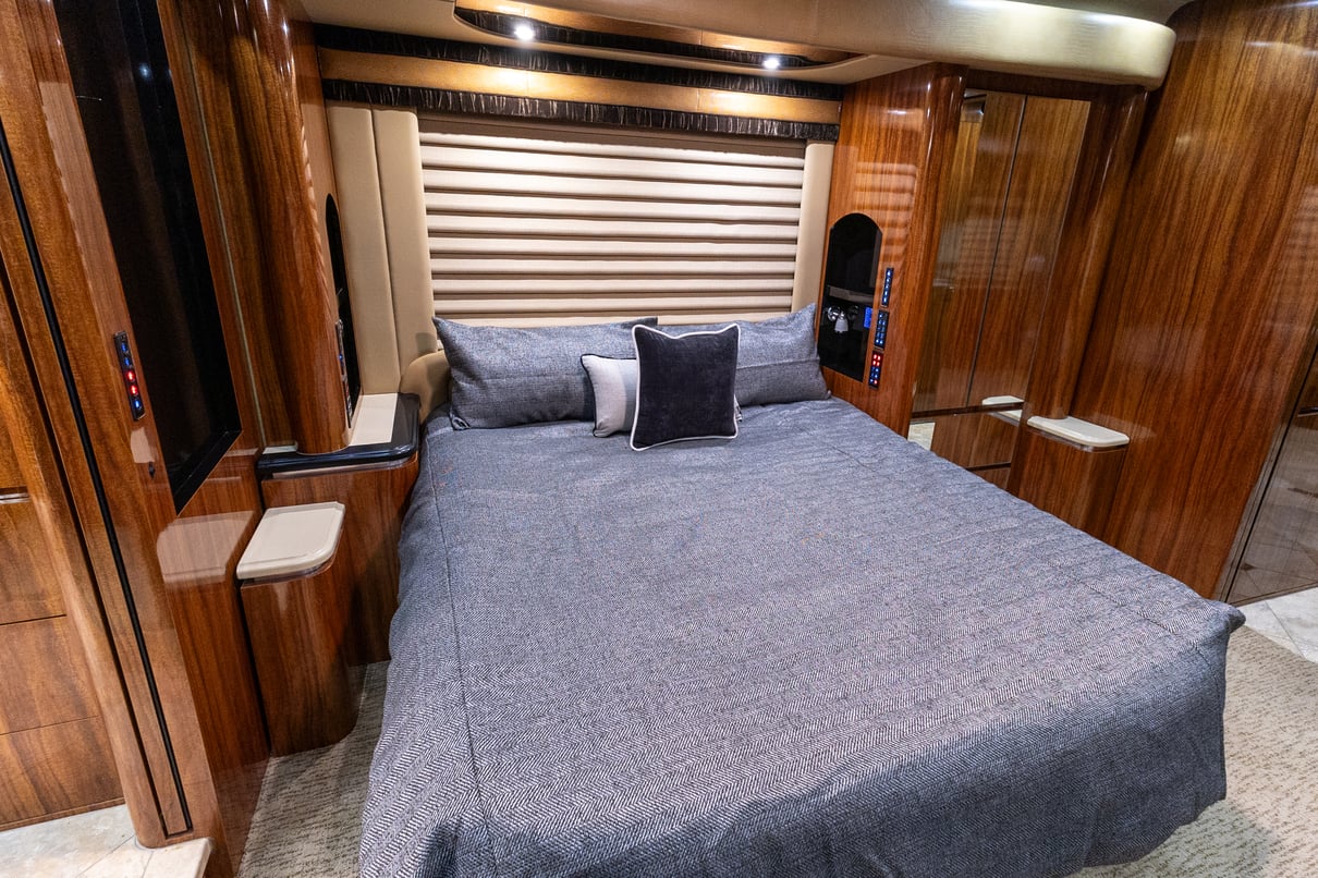 2013 Newell P2000i gallery image-26