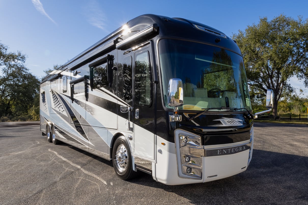 2023 Entegra Anthem 44W gallery image-1